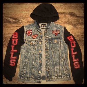 🔥late 90’s/early 00’s Chicago Bulls Denim jacket